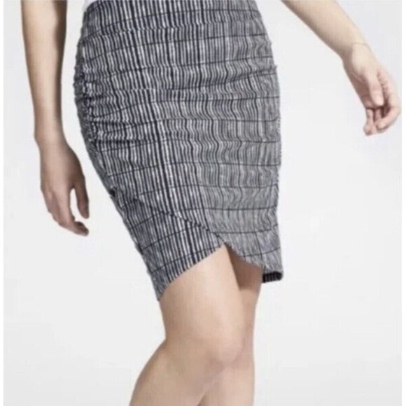Athleta Dresses & Skirts - Athleta Womens Kickback Navy White Striped Ruched Tulip Skirt Size S Pull On